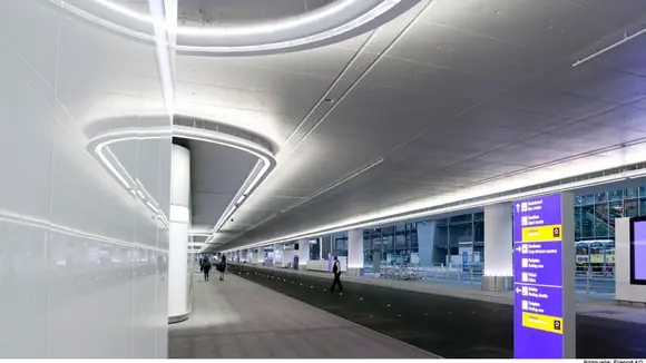 Mittelfränkischer Leuchtenbauer realisiert Großprojekt am Frankfurter Flughafen