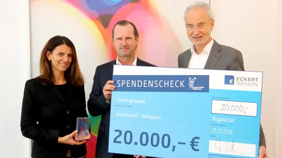Eckert Schulen spenden 20.000 € an Leukämiehilfe