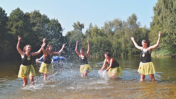 SOMMERJUNG - Das Ferienlager für Erwachsene - Eine Idee mit Herz und ohne Handy