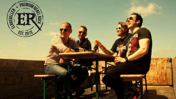 ElbRebellen: Gitarrengott in Familie aufgenommen