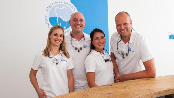 Neuer Name – alte Kraft: Die zahnärztliche Gemeinschaftspraxis Dr. Beyer & Dr. Klemm wird zu Arabella-Dent