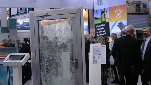 Erfolgreiche Fensterbau frontale für Dr. Hahn
