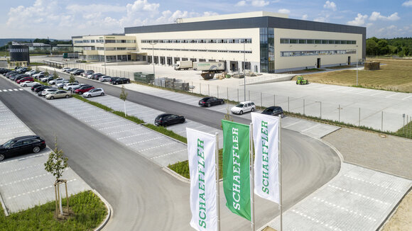 Schaeffler eröffnet neues Logistikzentrum in Kitzingen