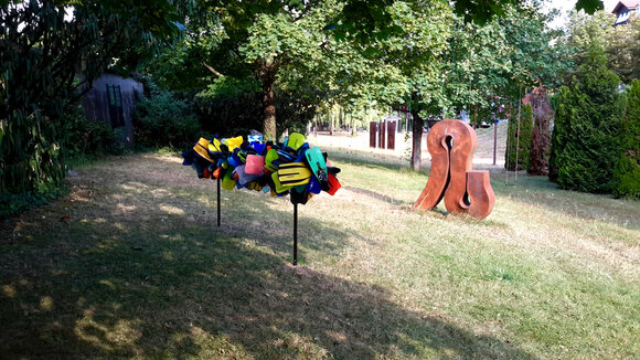 Ausstellung im Skulpturenpark: 20 JAHRE Kunst auf der Liegewiese des Faulerbads und in der Faulerstraße