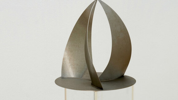 Ausstellung: Roland Phleps „DREIECKE, RÄUMLICH“ - Stahlskulpturen