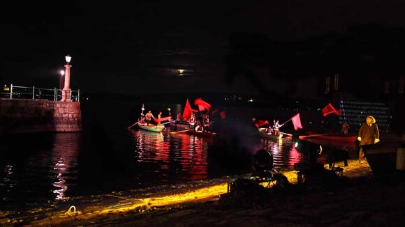 Theater auf dem Wasser in Arona am Lago Maggiore