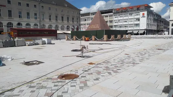 Freie Wähler | FÜR Karlsruhe - Fraktion beantragt Pflanzen und mehr Schatten für den Karlsruher Markplatz
