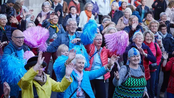 Senioren-Flashmob 2019 – Große Sause mit Theo Fitsos und 59plus