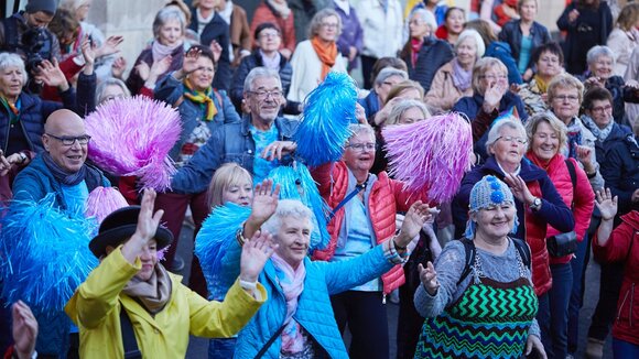 Senioren-Flashmob 2019 – Große Sause mit Theo Fitsos und 59plus