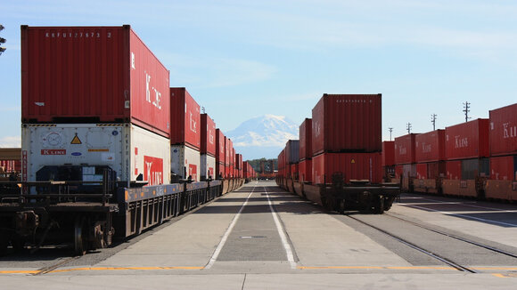Vom Duisburger Hafen nach China