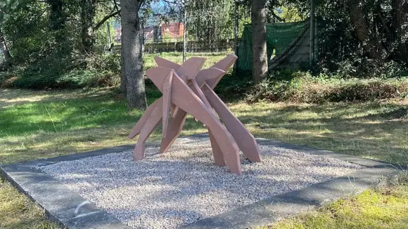 Kunst auf der Liegewiese des Faulerbads und in der Faulerstraße Freiburg
