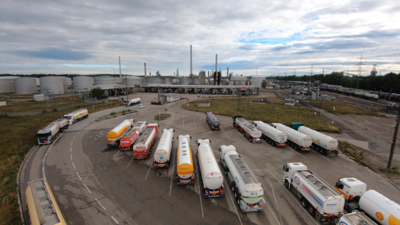 „Operation am offenen Herzen“ / TKW-Abfertigung erfolgreich auf VERA-V3 umgestellt