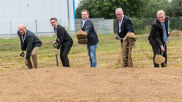 Spatenstich zum Erweiterungsbau bei LEAB