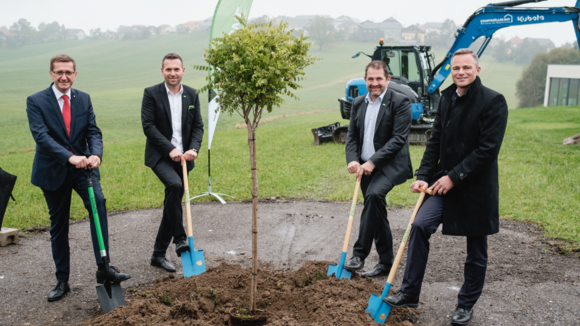 Spatenstich für den Loxone Campus: Heiße Bauphase hat begonnen