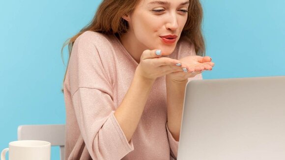 Die Singlebörse Dating Cafe reagiert auf Social Distancing und ermöglicht ab sofort Video-Dating