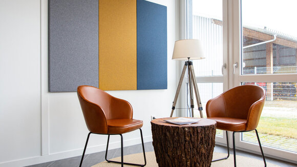 Nachhaltige Akustikelemente aus Holz und Schurwolle