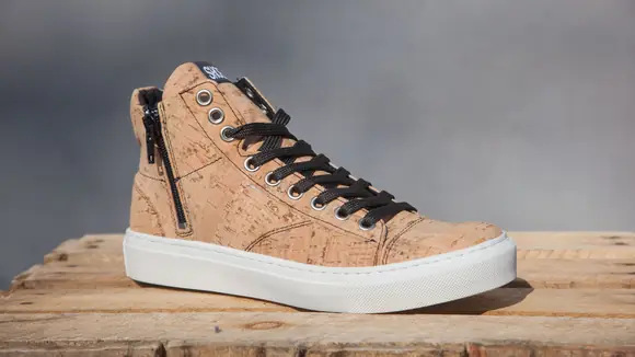 Vegane Schuhe aus Kork: So wird die Welt Schritt für Schritt besser!