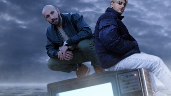 Feinster Deutschrap von Arat – “nicht hier” feat Finity out now.