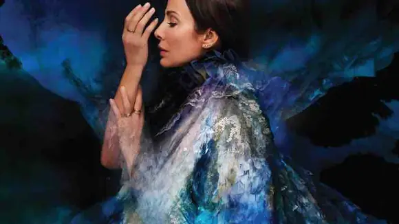 Natalie Imbruglia kündigt nach überstandener Schreibblockade ihr neues Album „FIREBIRD“ für September an