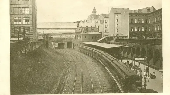 Kiezgeschichten aus 100 Jahren Prenzlauer Berg - Fotoausstellung in den Schönhauser Allee Arcaden