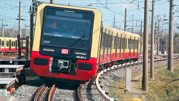 pei tel stattet S-Bahn Berlin mit Kommunikationstechnik aus