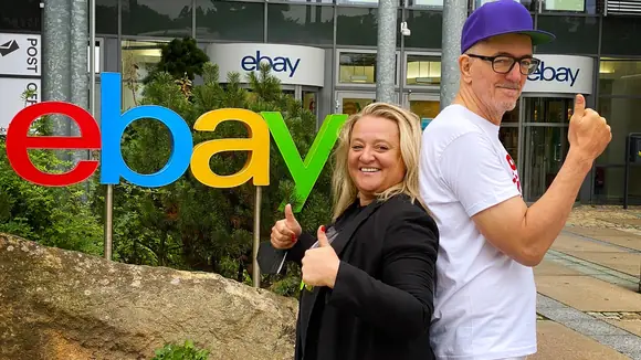 Charity-Auktion mit Loveparade-Schätzen und besonderen Erlebnissen