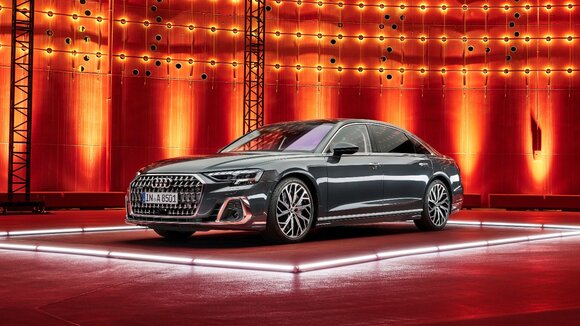 Geschärftes Design und innovative Technologien für das Flaggschiff: der aufgewertete Audi A8