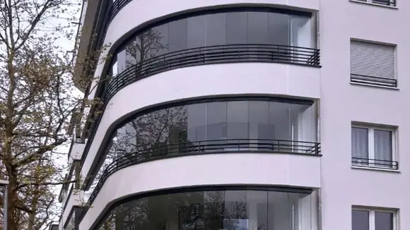 Glasklarer Rundumblick mit Schallschutz