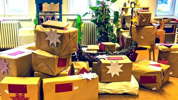 Gropius Passagen verlosen einzigartigen Adventskalender für eine Neuköllner Kita-Gruppe