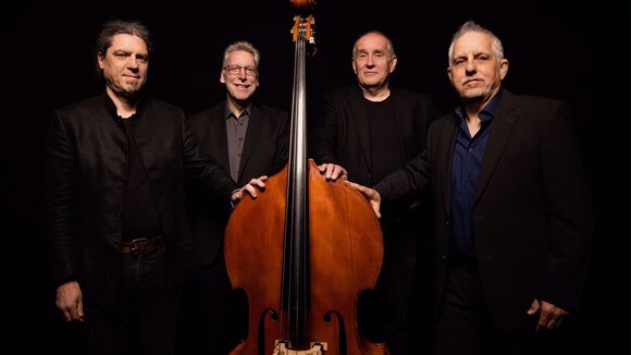 Matthias Deutschmann & Silver City Trio - „Freiburg leuchtet – Die 2G-Gala“