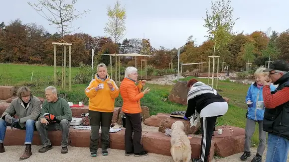 Neuer Naturspielort lädt auf die Tromm