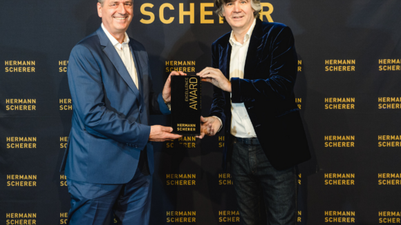 Weltrekord teilgenommen und Speaker-Slam AWARD nach Südwestfalen geholt.