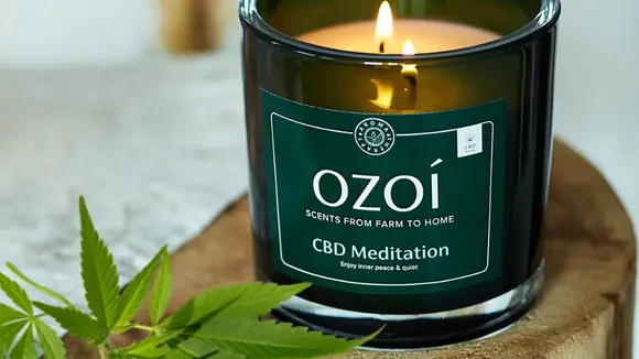 Zur Entspannung: Duftkerzen mit natürlichem CBD von OZOÍ