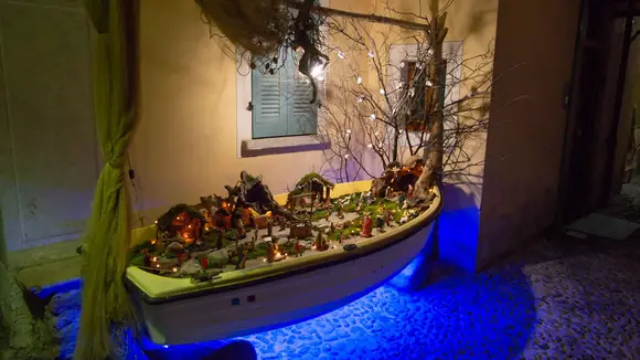 Weihnachtsmärkte und Krippen am Lago Maggiore