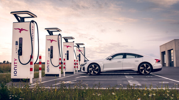 Zweites Leben für E-Auto-Batterien: Audi und RWE errichten neuartigen Energiespeicher in Herdecke