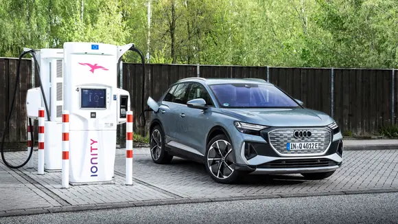 Höhere Ladeleistung und erweiterte Online-Funktionen für den Audi Q4 e-tron