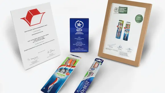 Die plastikfreie Zahnbürstenverpackung wurde nach dem Deutschen Verpackungspreis und dem European Carton Excellence Award nun auch mit dem WorldStar Award ausgezeichnet.