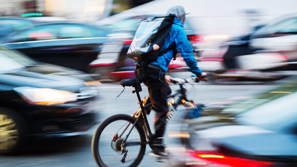 Was als Radfahrer erlaubt ist – als Autofahrer aber nicht