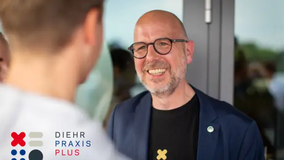 Detlef Diehr schaut zufrieden auf zehn Jahre erfolgreicher Beratung für die Existenzgründung von Zahnarztpraxen zurück.