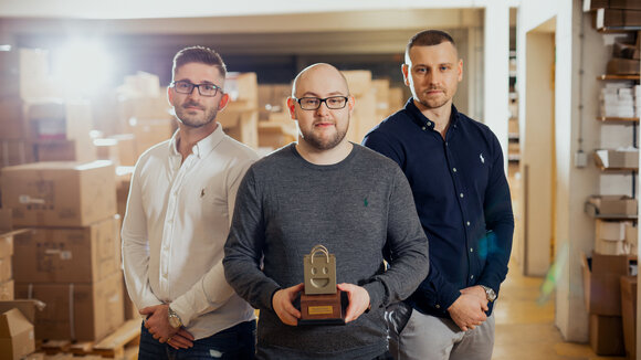 Eduard Meisner (Geschäftsführer & Leiter Strategieberatung), Hans Nassel (Shopify Experte & Leiter Shop Development), Sergej Djacenko (Geschäftsführer & Leiter Marketing)