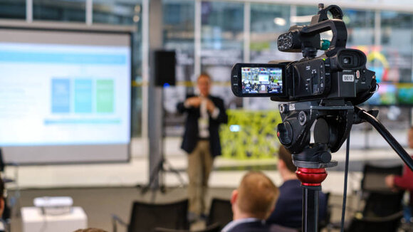 Videoformate Interne Kommunikation, Unternehmensvideos, Tutorials, Webinare und Vlog, Podcast