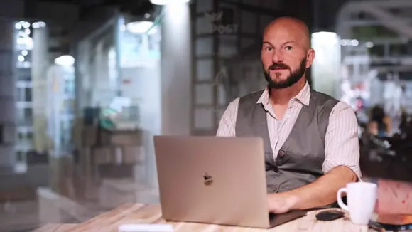 Inhaber Mirko Baschetti von Butterfly Business