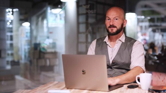 Inhaber Mirko Baschetti von Butterfly Business