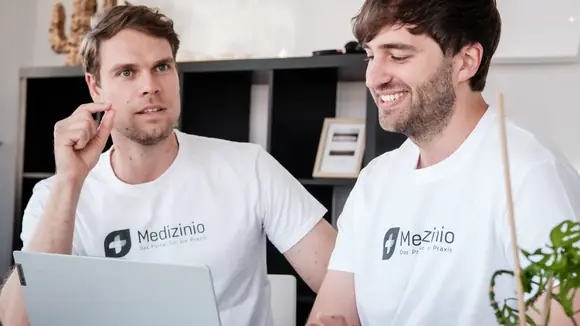 Medizinio Geschäftsführer Christoph Bartram und Marvin Schön