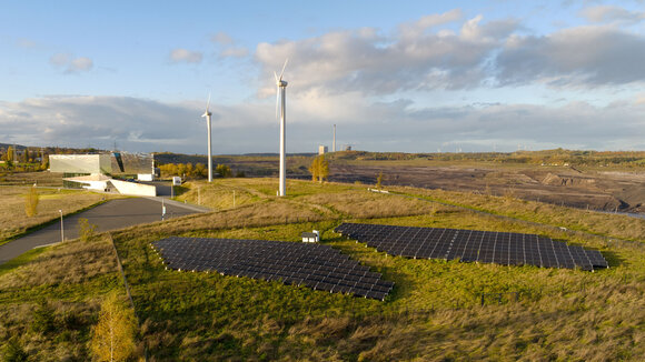 Energiegewinnung aus Sonne und Wind am Forschungs- und Erlebniszentrum paläon in Schöningen