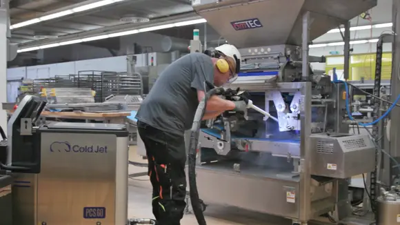 Trockeneisreinigung in der Bäckerei