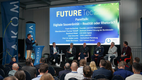 Die Paneltalkspeaker auf der Bühne