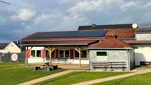 Vereinsheim des MTV Fürstenberg mit Solaranalage
