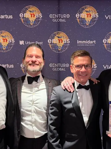 Tom Crosby, Brock Dale, Frank Jura und Nathan Clarke von WorkFlex mit dem EMMA Award 2026
